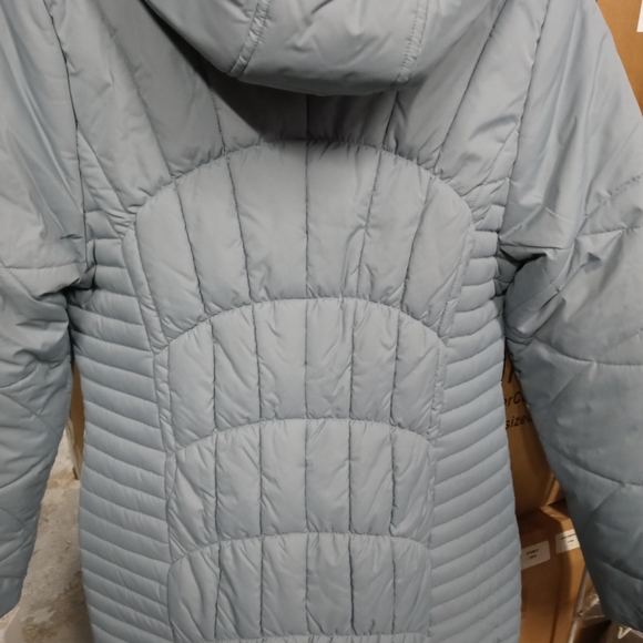 Below Zero puffer hoodie jacket - Picture 4 of 5